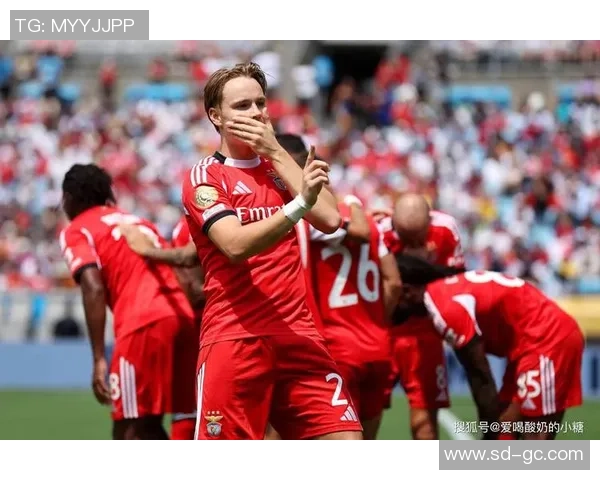 足总杯经典对决AC米兰惊天逆转曼城全场沸腾瞬间回顾 足总杯经典对决AC米兰惊天逆转曼城全场沸腾瞬间回顾