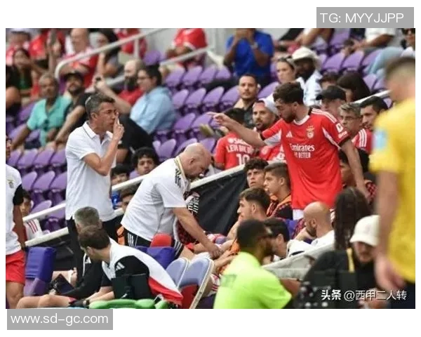 西甲激战切尔西与本菲卡握手言和乌龙球成比赛焦点引发转会热议