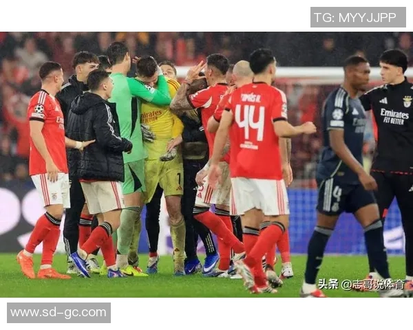 欧联杯惊天逆转本菲卡大胜阿森纳红牌争议引发全场热议